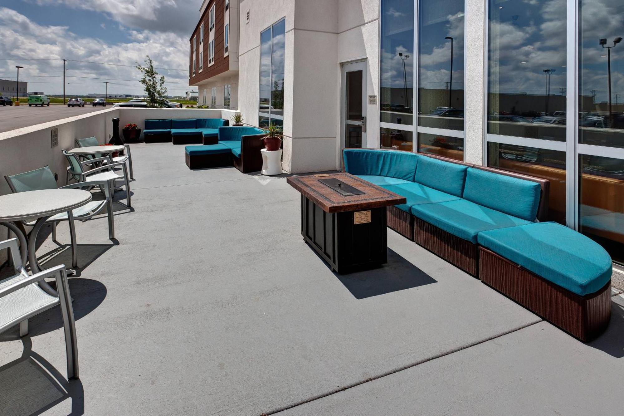 Springhill Suites By Marriott Wichita Airport Extérieur photo