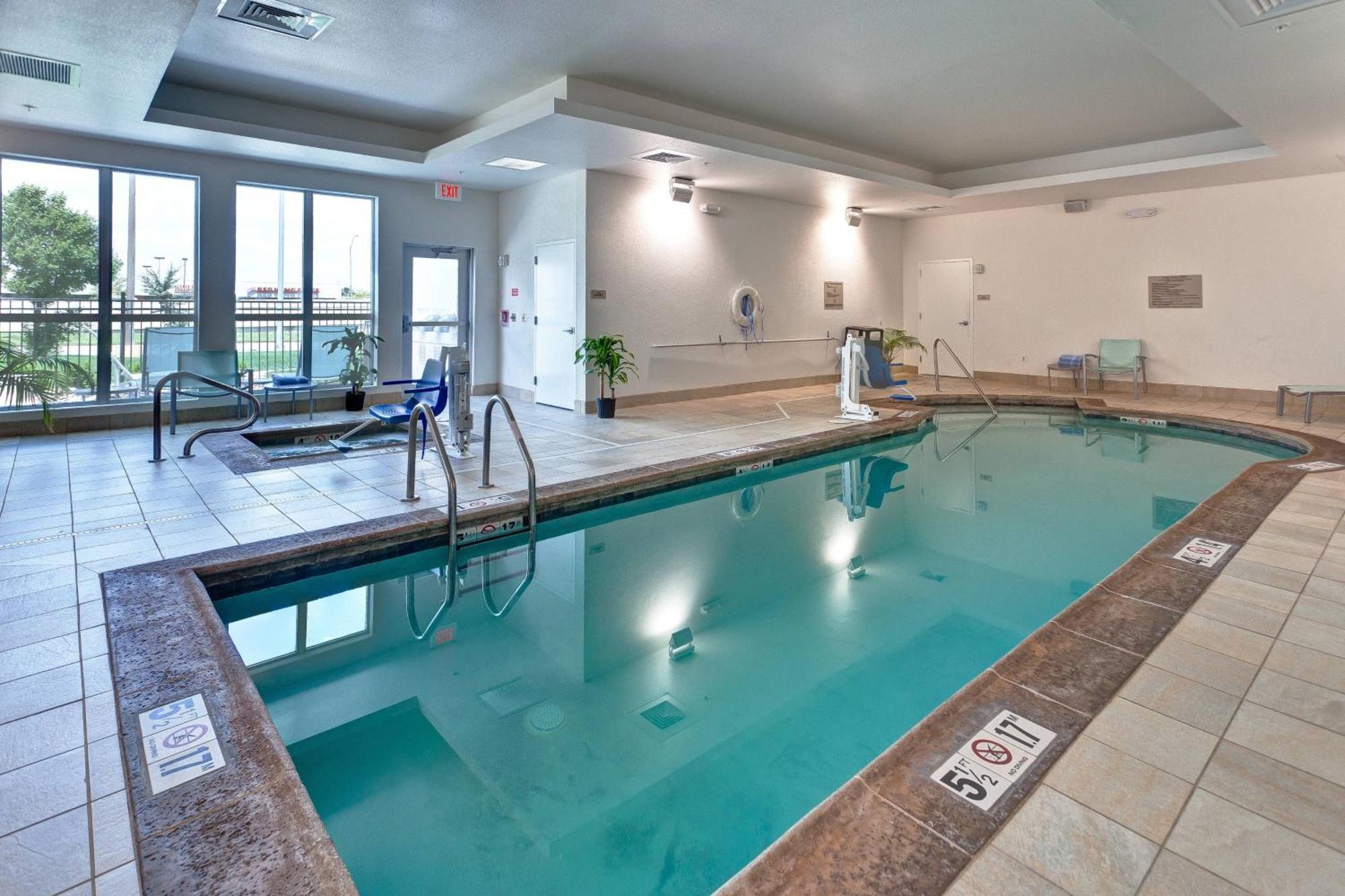 Springhill Suites By Marriott Wichita Airport Extérieur photo