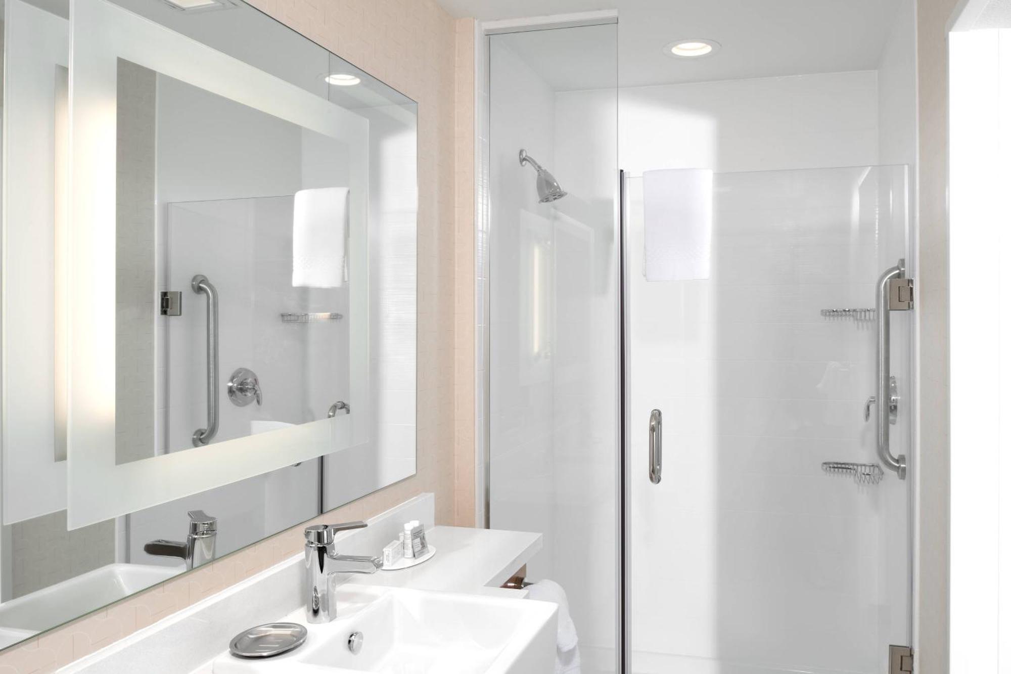 Springhill Suites By Marriott Wichita Airport Extérieur photo