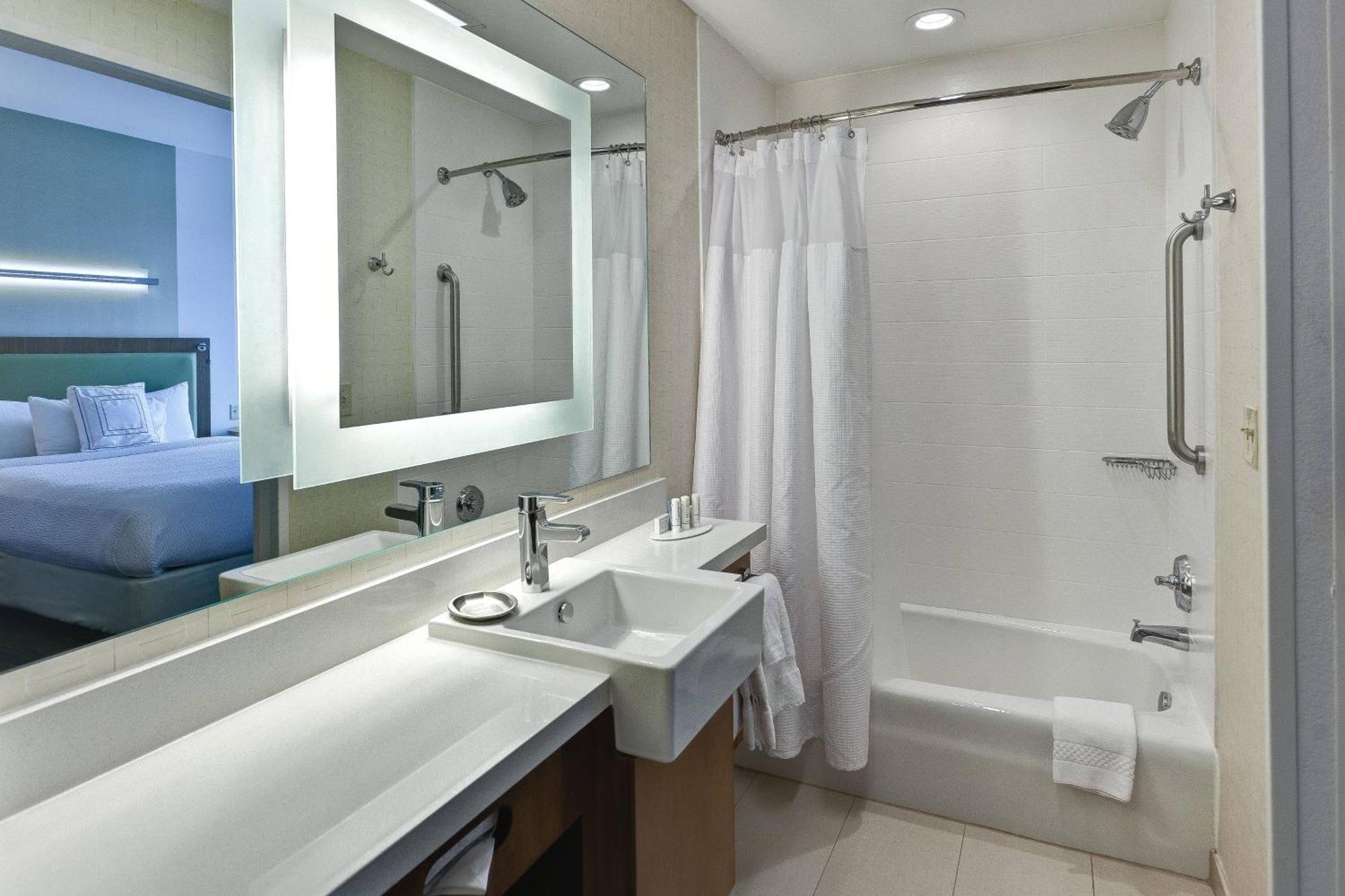 Springhill Suites By Marriott Wichita Airport Extérieur photo